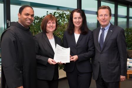 Pater Prior Saji Mullankuhzy OH, Mag.a Barbara Zinka, Schuldirektorin (beide Barmherzige Brüder Wien), Dr.in Roswitha Engel, Vizerektorin, Departmentleiterin Pflegewissenschaft und  Wilhelm Behensky, Vorsitzender der Geschäftsleitung (beide FH Campus Wi