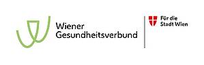  Logo des Wiener Gesundheitsverbund. Grünes künstlerisch als Schleife gezeichnetem W und das Wort Wiener Gesundheitsverbund, daneben ein senkrechter Strich und das rot und weiß gehaltene Wiener Wappen, sowie den schwarzen Schriftzug Stadt Wien.