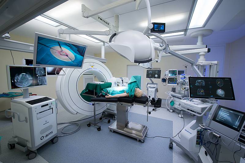 Operationssaal bei neutralem Licht