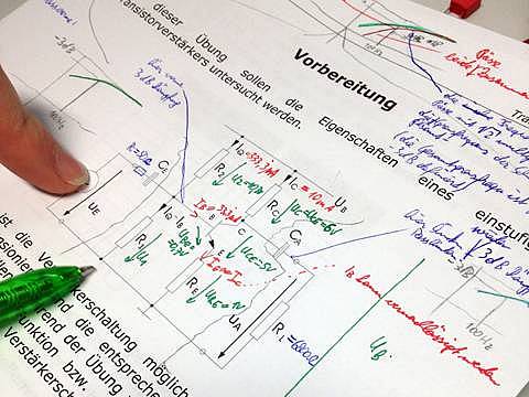 Eine Seite der Hausübung ist abgebildet