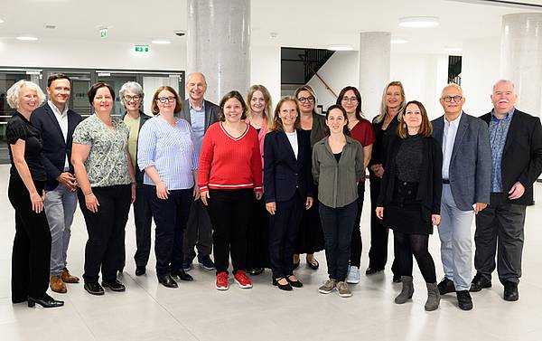 Gruppenbild im Foyer