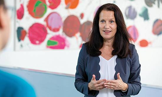 Portraitfoto von Roswitha Engel