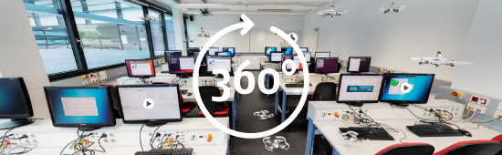 Netzwerklabor der F H Campus Wien von einem Kreis mit Pfeil und 360 überlagert