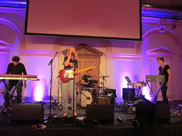 Band Little Big Sea auf der Bühne