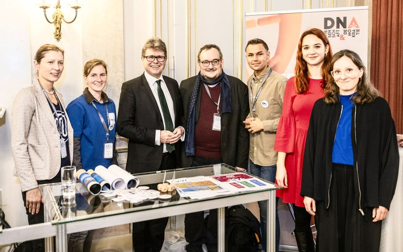 © BMBWF Sieben Personen posieren für ein Foto