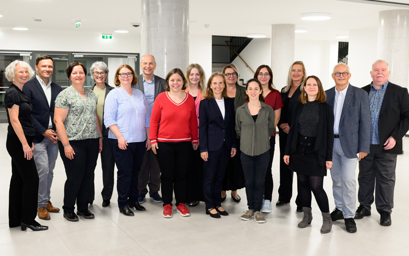 Gruppenbild im Foyer