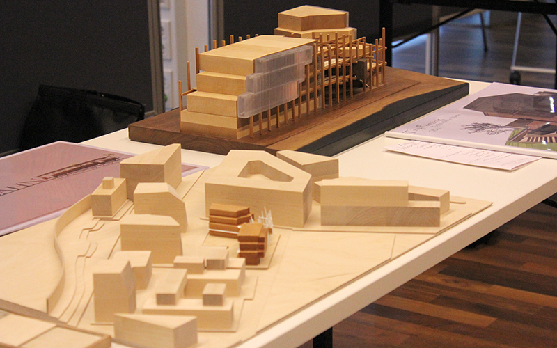 MOdelle von Häusern auf einem Tisch