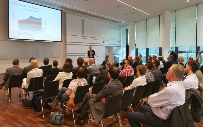Günther Lichtblau vom Umweltbundesamt bei der Campus Lecture "Herausforderung Klimaziele: Der Mobilitätsbereich als Schlüsselfaktor“ 