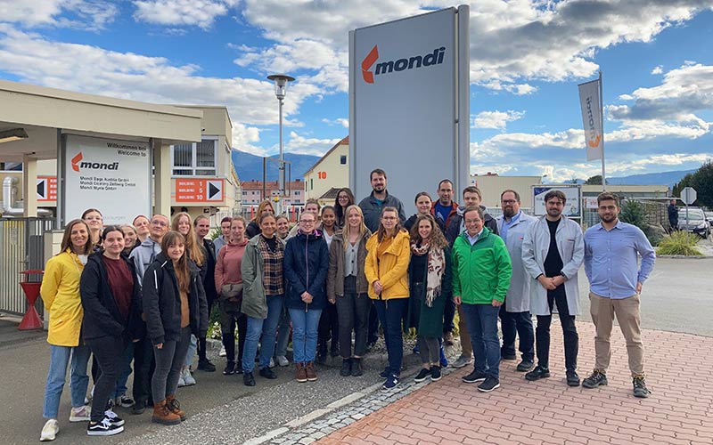 Studierende der Verpackungstechnologie zu Besuch bei Mondi