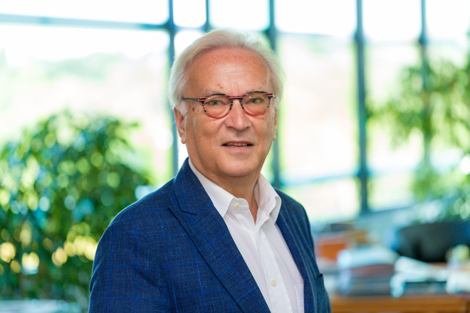 Portrait Hannes Swoboda, Präsident Hochschule Campus Wien