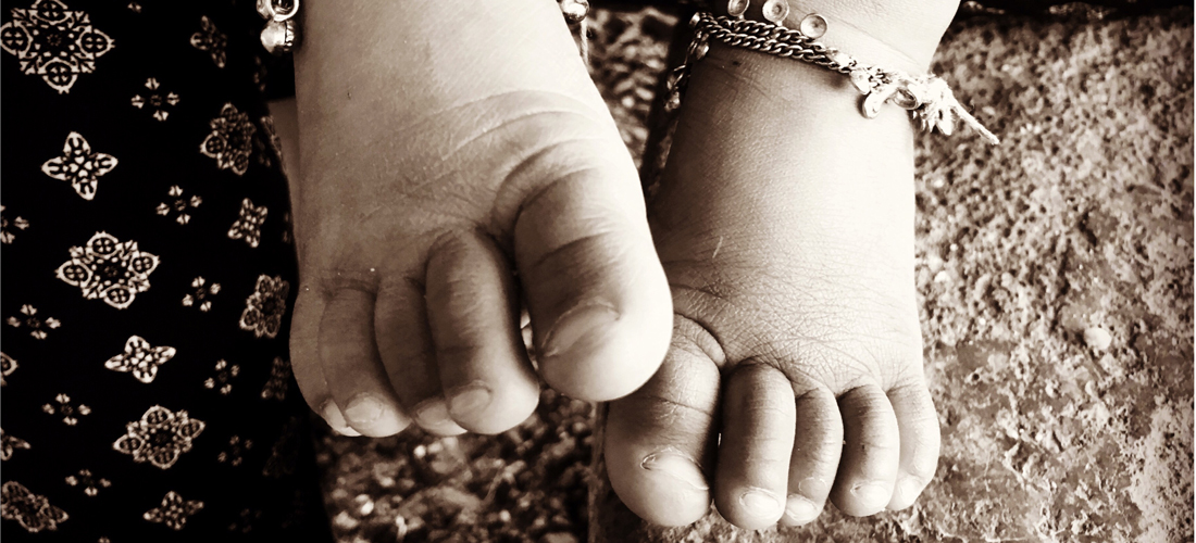 Aufnahme von Kinderfüßen