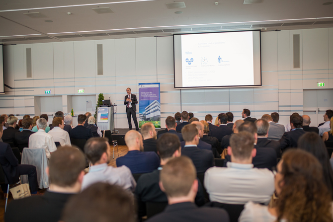 Publikum und Keynotepräsentation