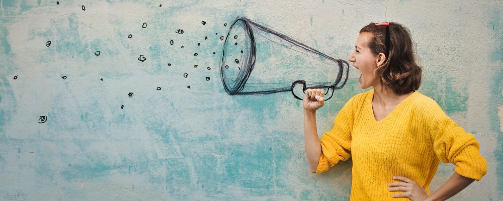 Call for Papers - Person mit Megafon