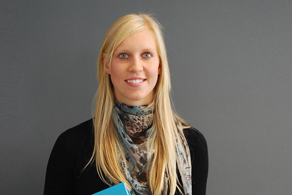 Sabrina Gruber, Absolventin des Diplomstudiengangs Molekulare Biotechnologie, wurde für die Präsentation ihrer Forschungsarbeit beim 3rd Vascular Biology Meeting der Universität Wien ausgezeichnet.