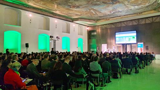 Publikumsmenge Verpackungstag