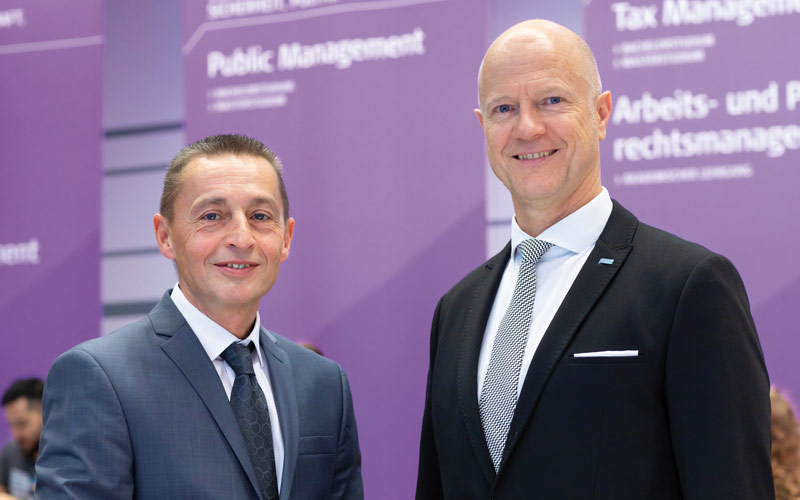 Die Studiengangsleiter Günter Horniak und Alfred Hödl sind abgebildet