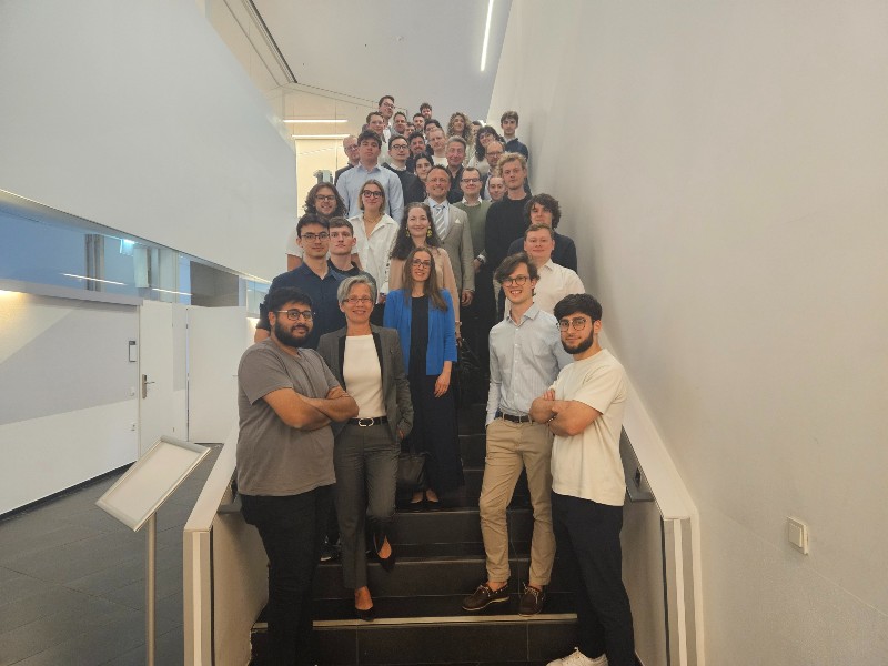 © HCW/Haselhuhn Die Teilnehmer*innen des LegalTech Hackathons.